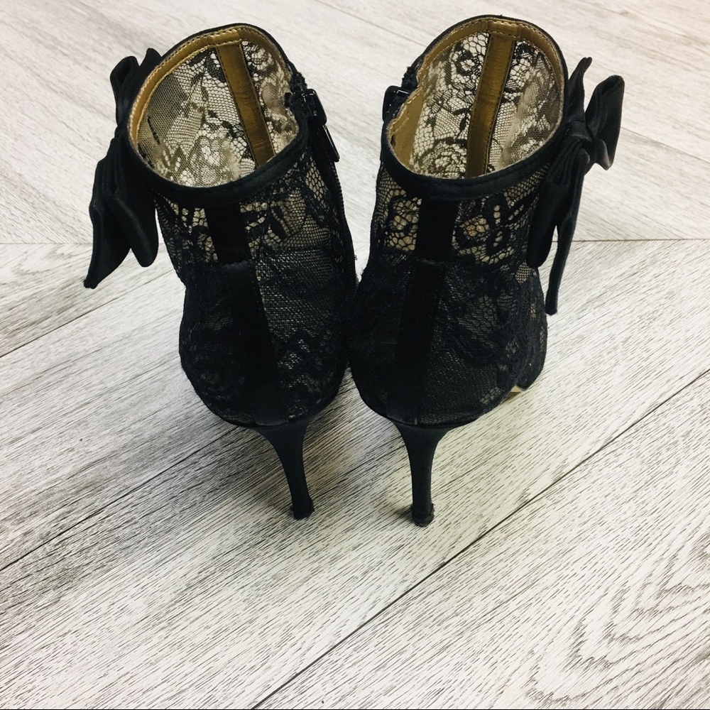 Badgley Mischka | Belle Lace Bow Booties Size 6.5 - Picture 6 of 8